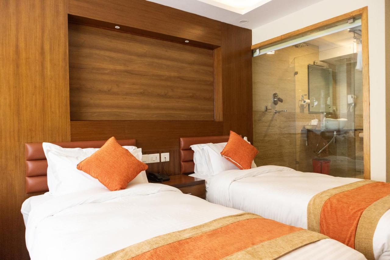 Hotel Yakroo Manang Kathmandu Exterior photo