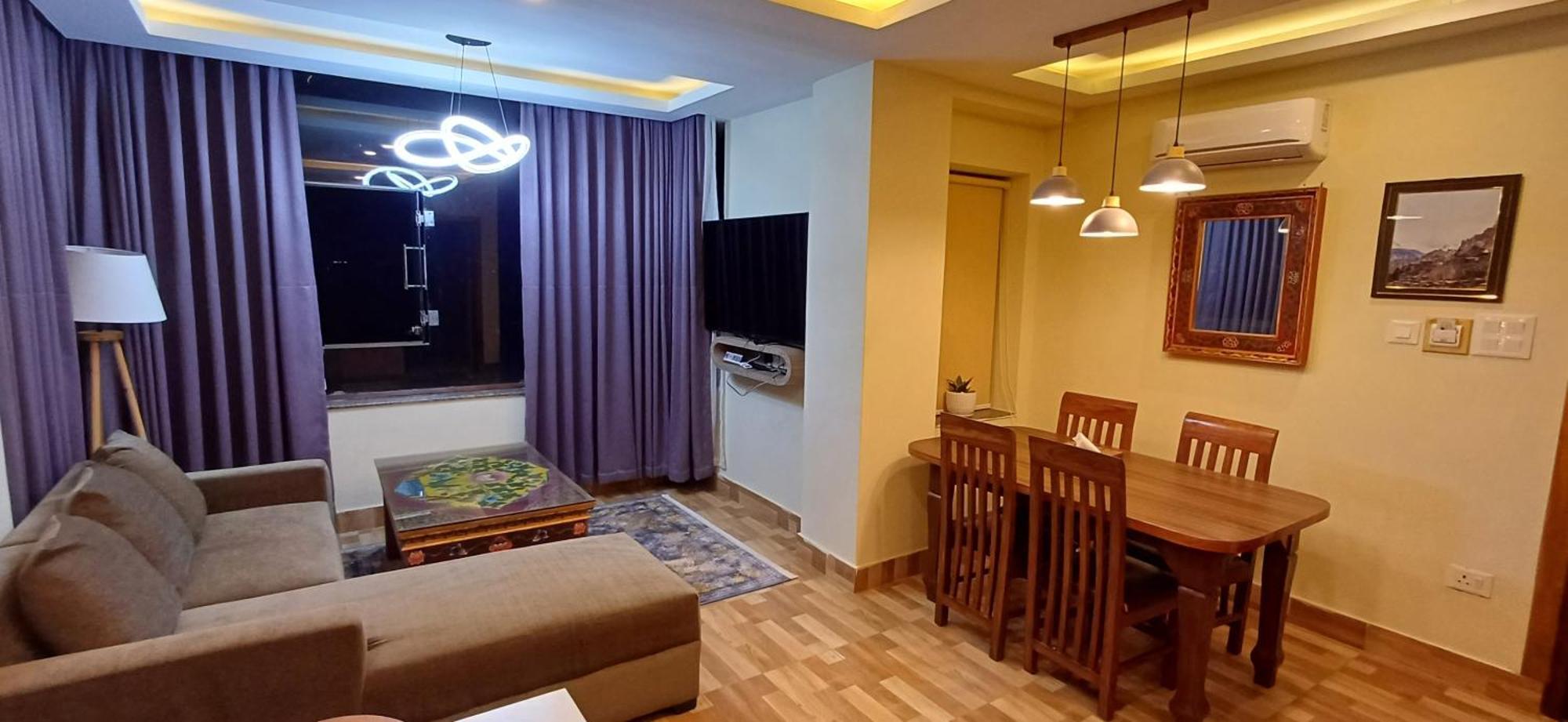 Hotel Yakroo Manang Kathmandu Exterior photo