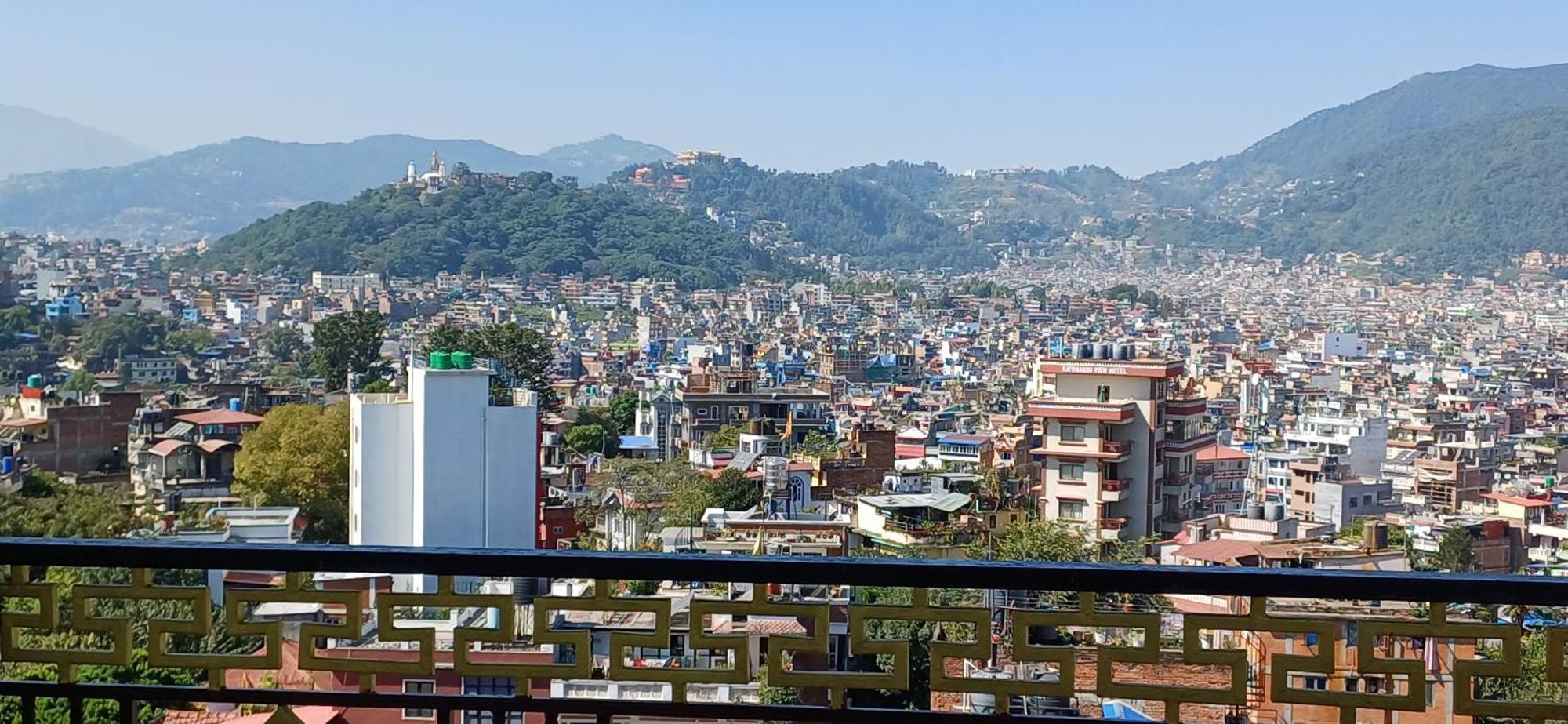 Hotel Yakroo Manang Kathmandu Exterior photo
