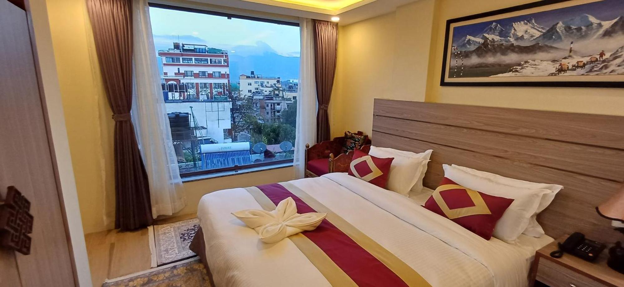 Hotel Yakroo Manang Kathmandu Exterior photo