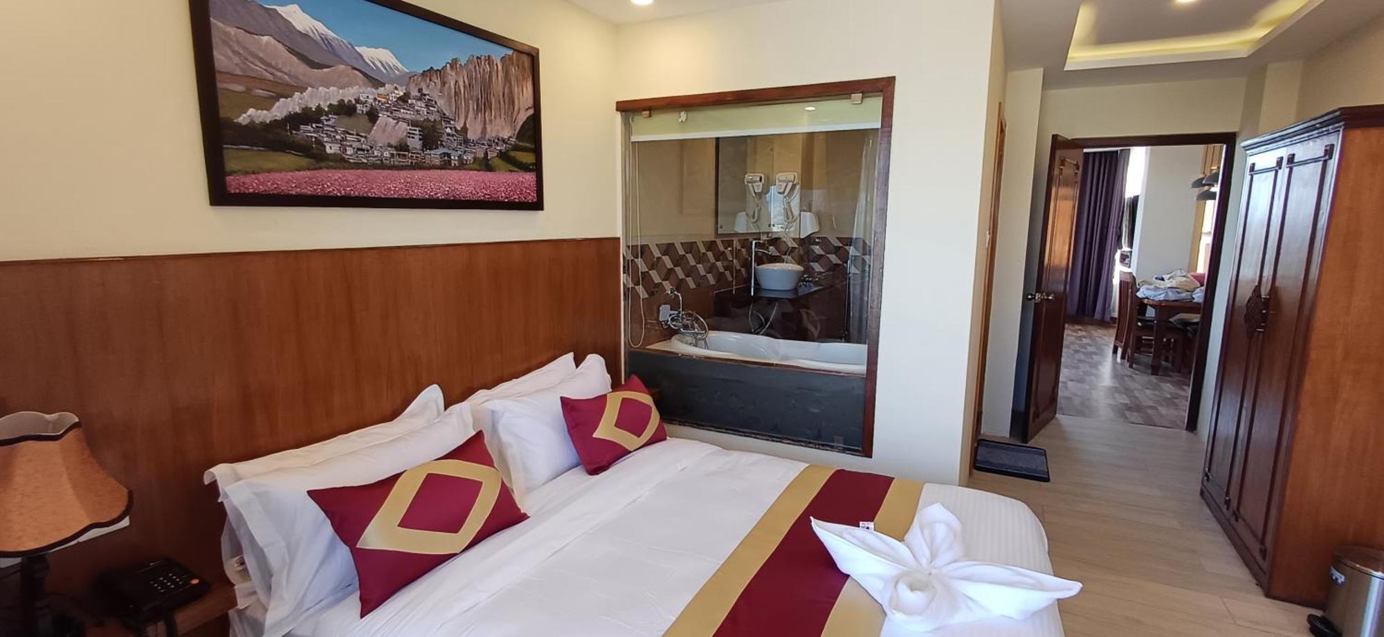Hotel Yakroo Manang Kathmandu Exterior photo