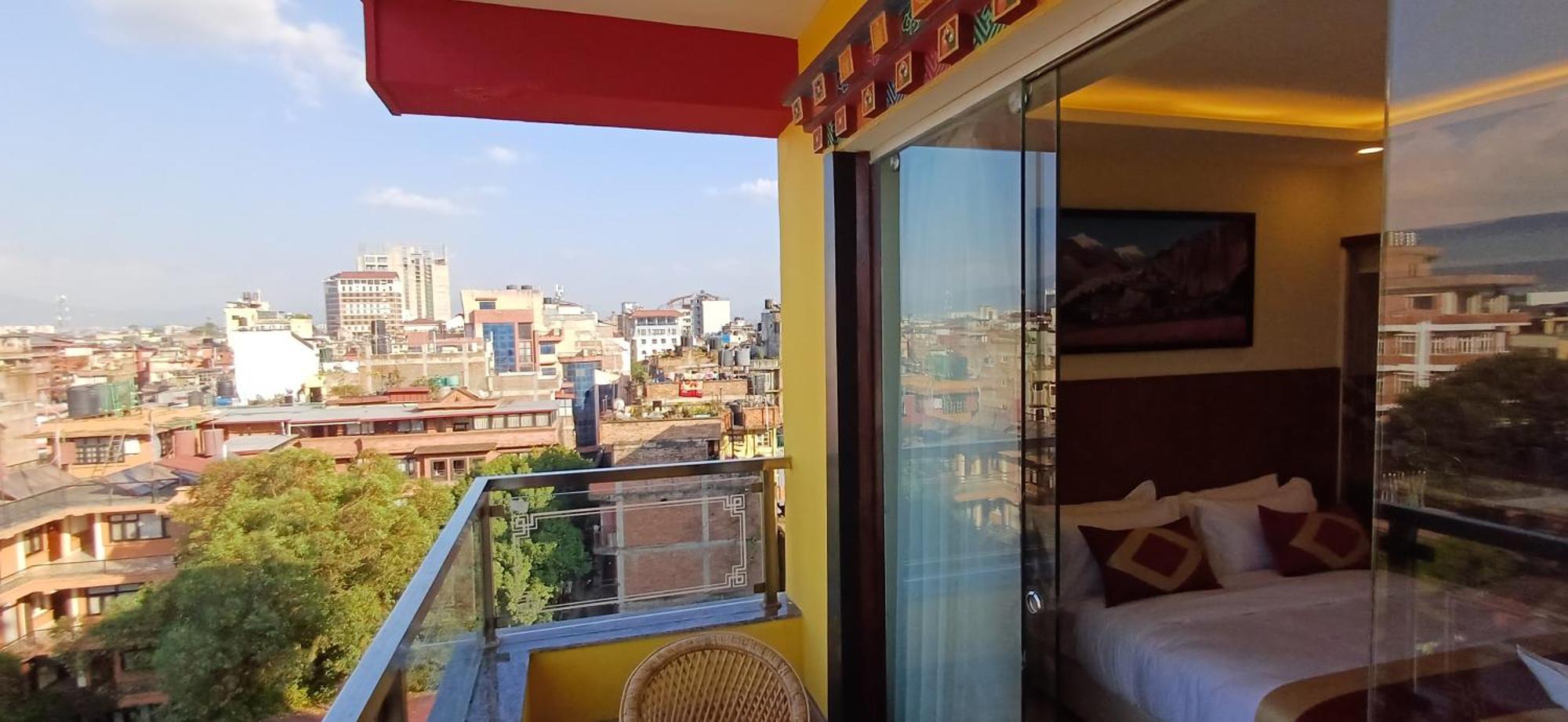 Hotel Yakroo Manang Kathmandu Exterior photo