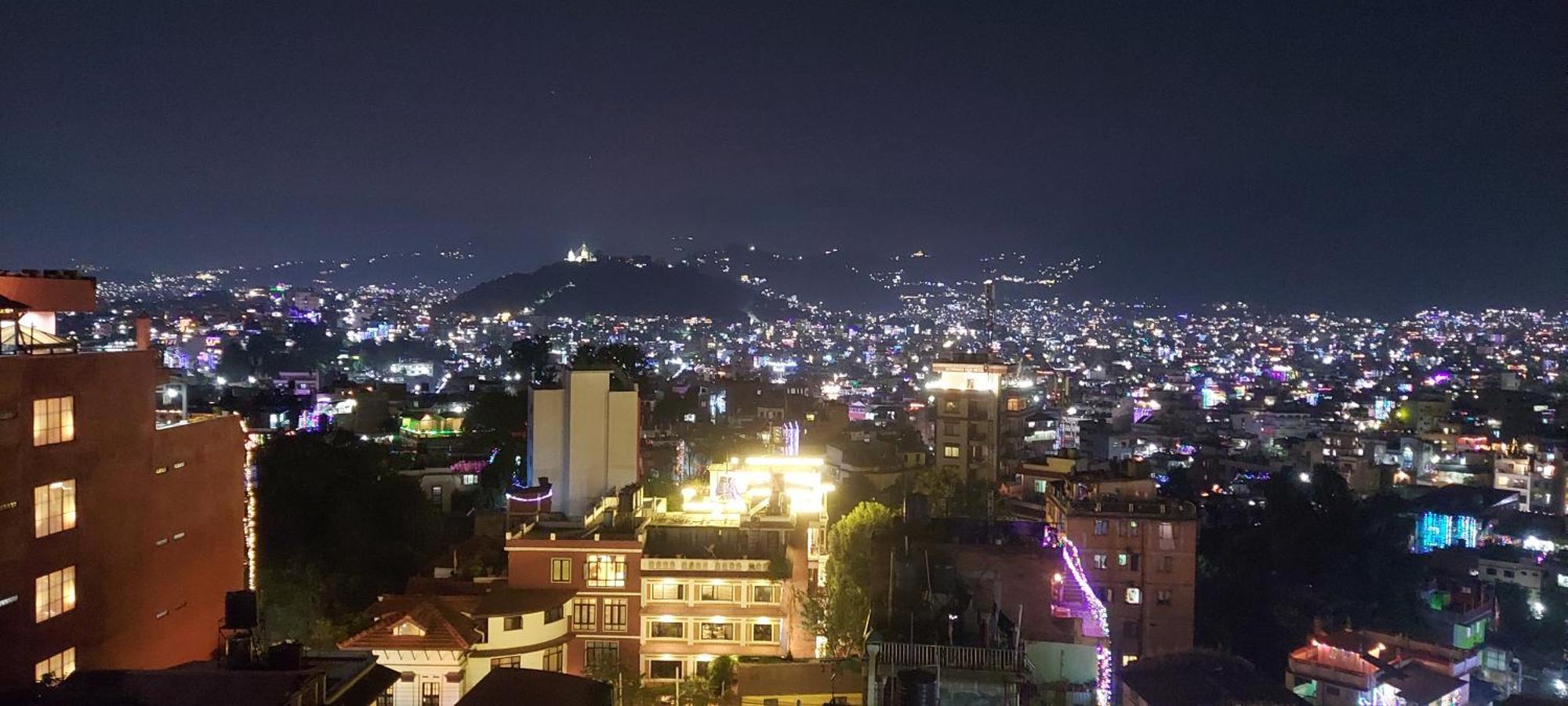Hotel Yakroo Manang Kathmandu Exterior photo