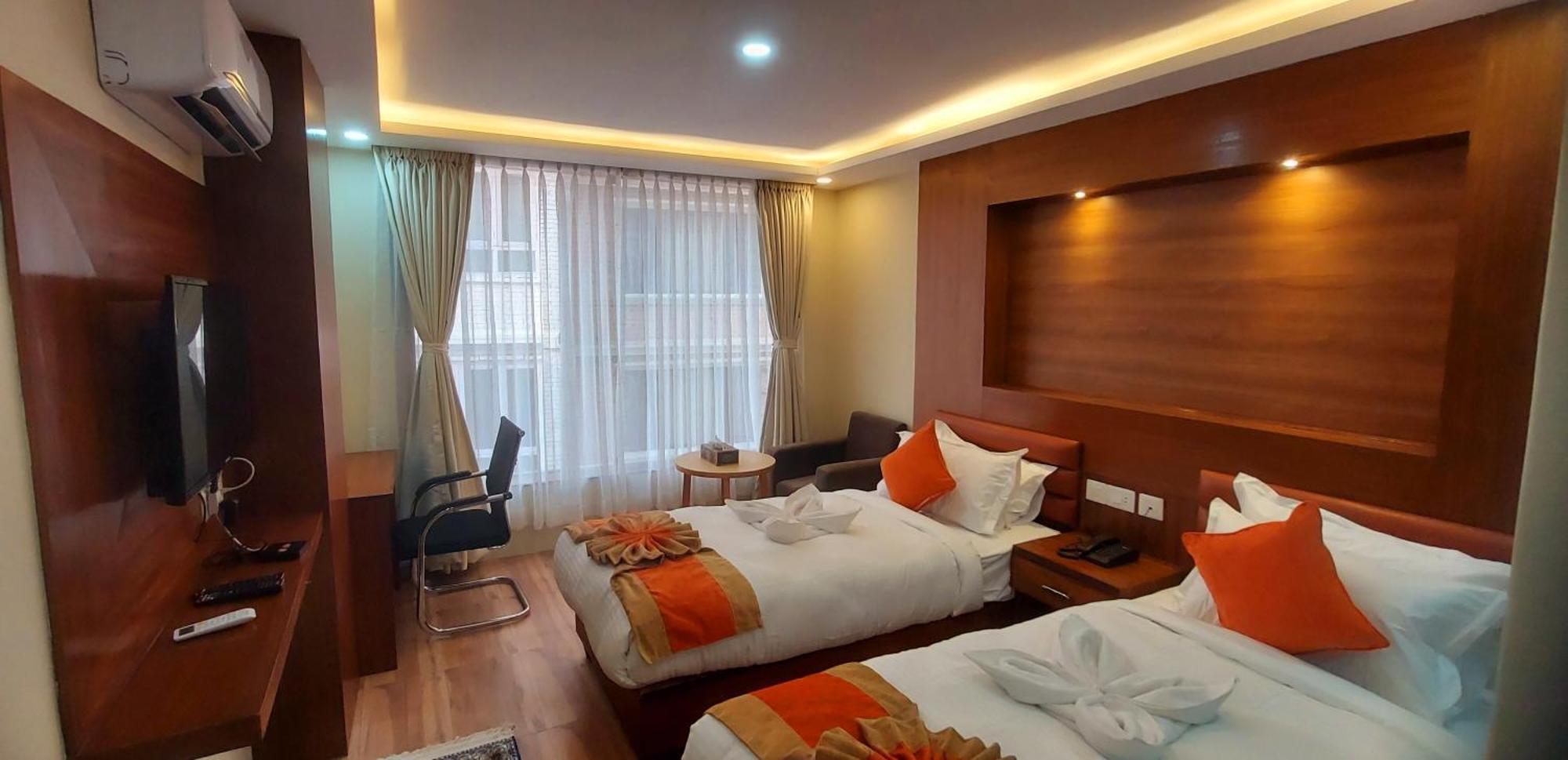 Hotel Yakroo Manang Kathmandu Exterior photo