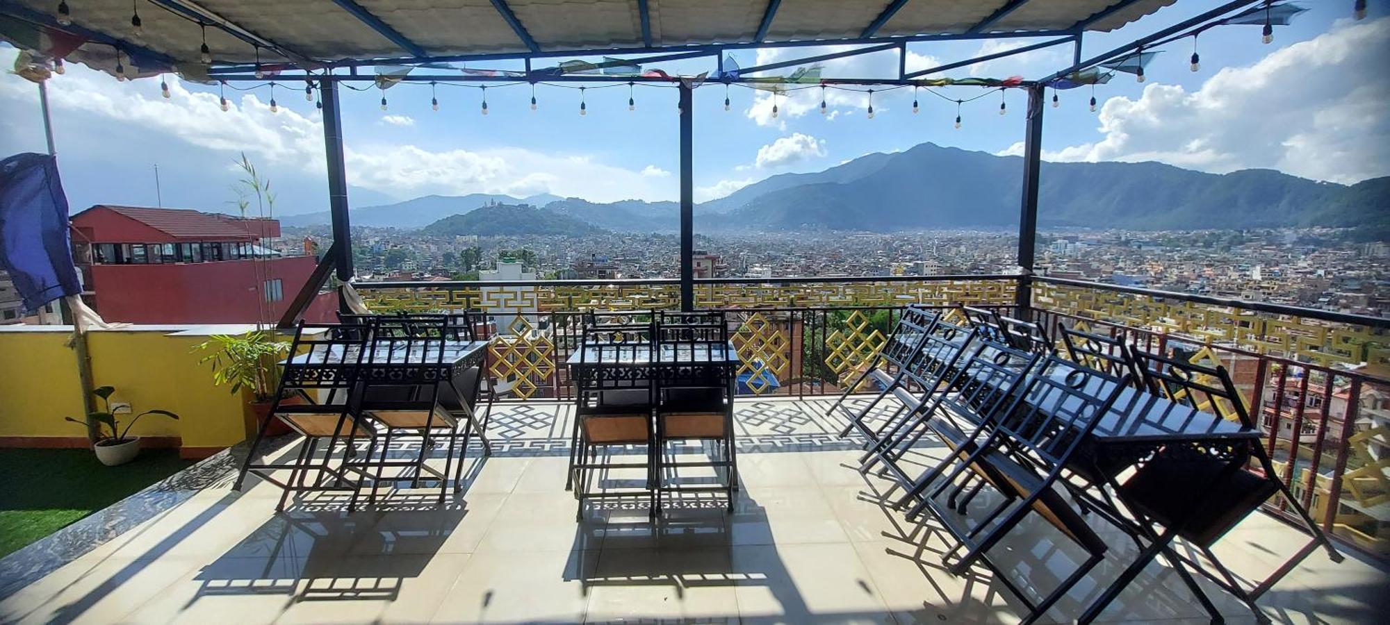 Hotel Yakroo Manang Kathmandu Exterior photo