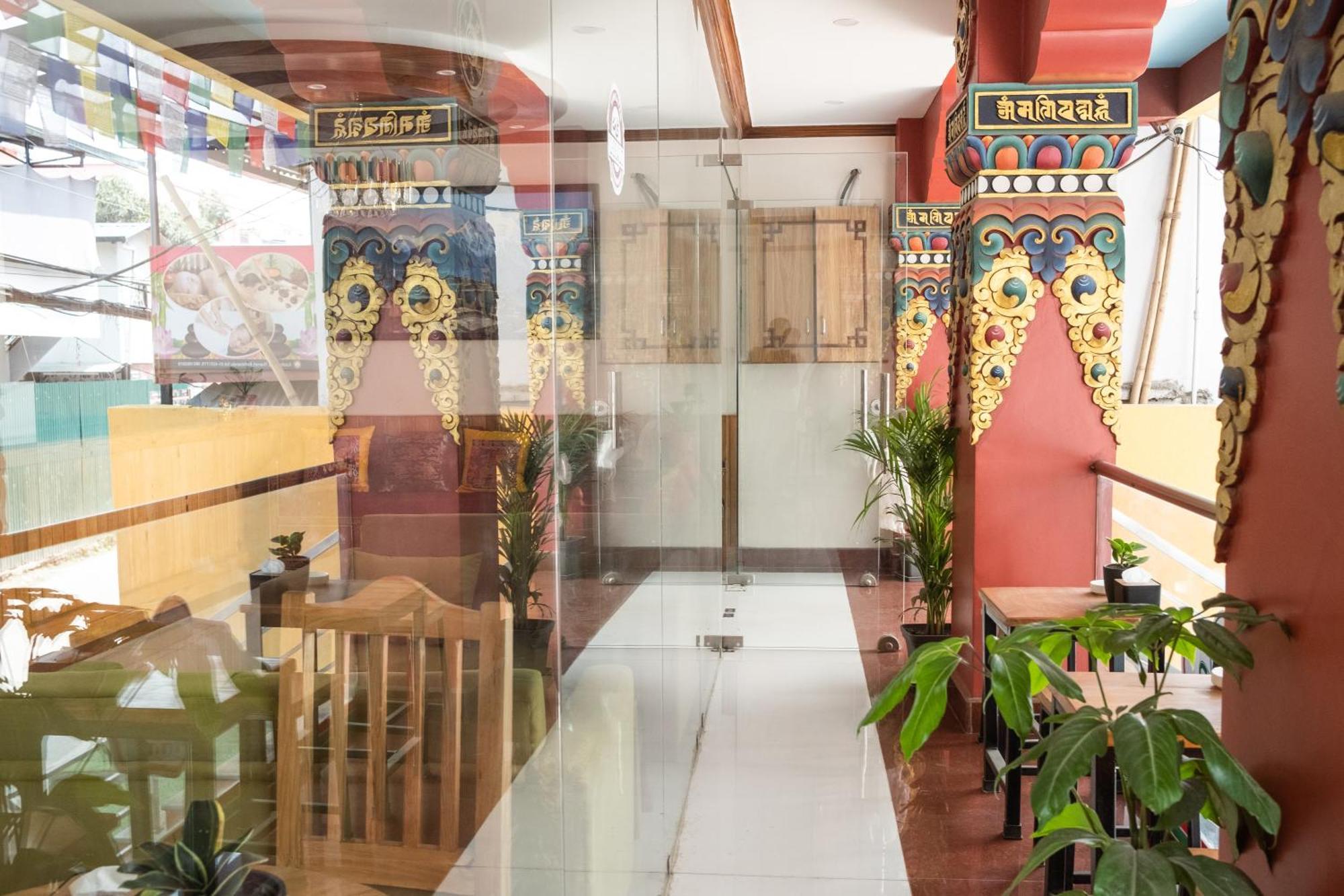 Hotel Yakroo Manang Kathmandu Exterior photo