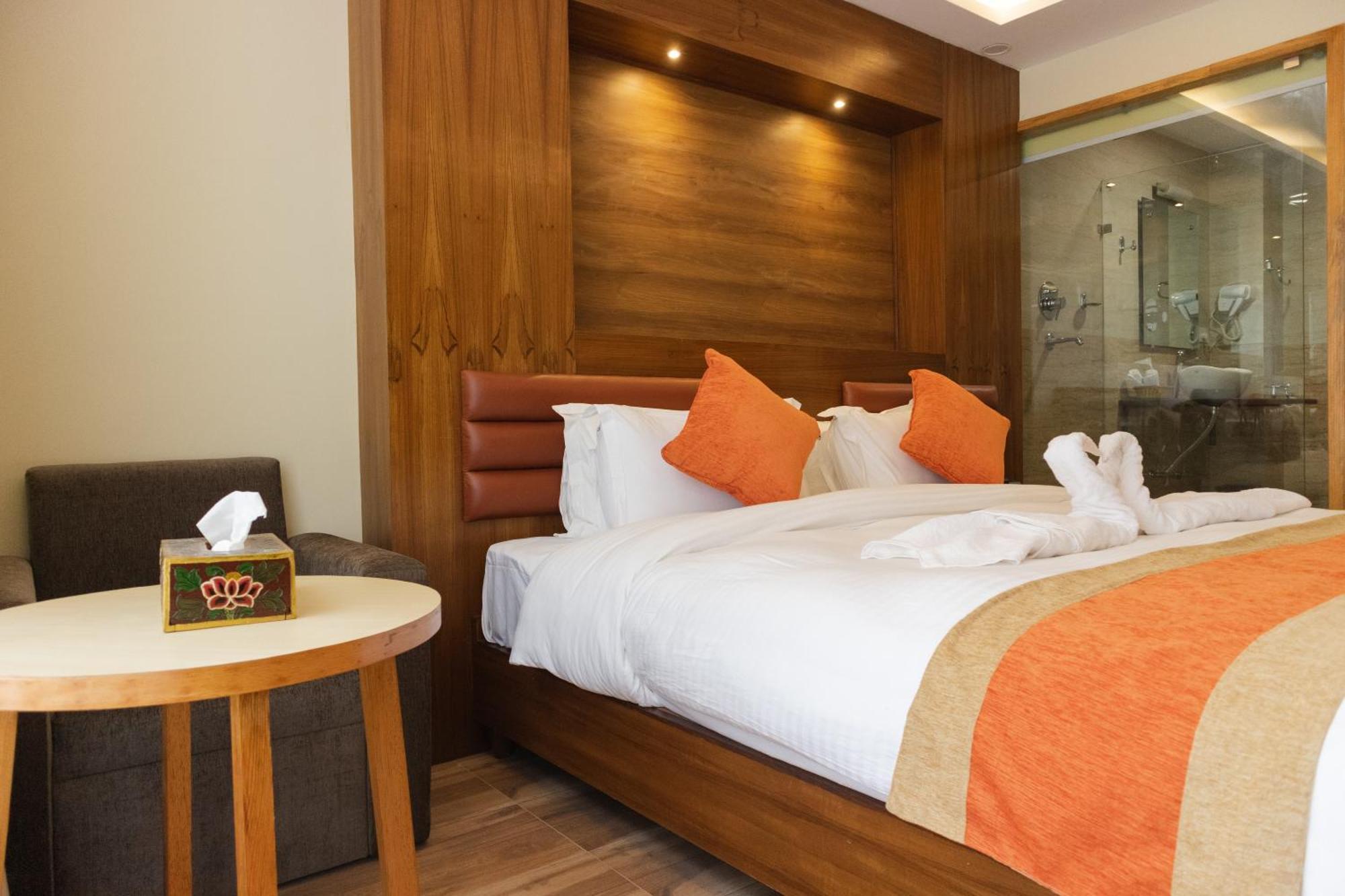 Hotel Yakroo Manang Kathmandu Exterior photo